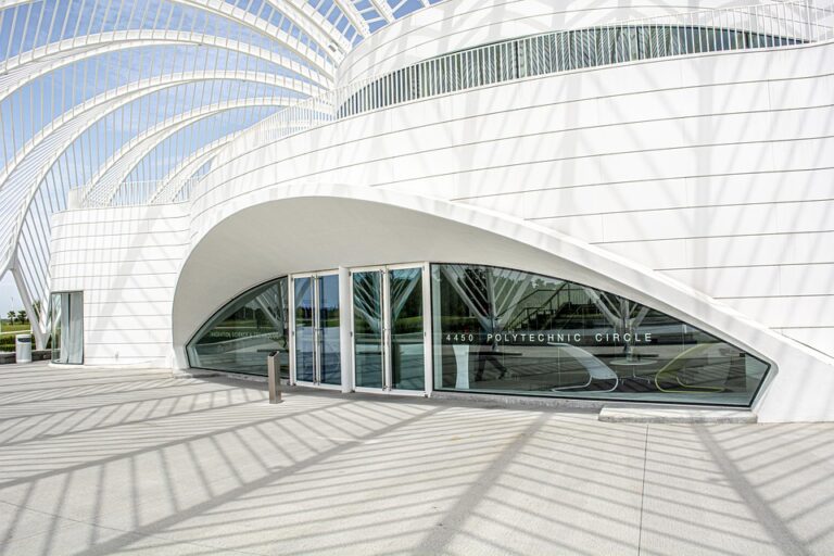 Peran Universitas Terbuka Negeri dan Swasta dalam Mewujudkan Pendidikan Inklusif dan Merata di Indonesia